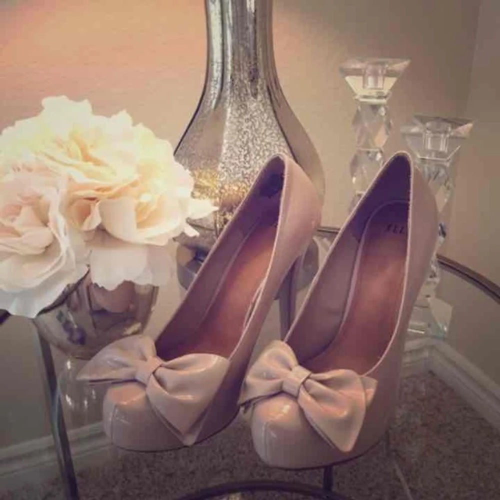 •🎀Elle nude bow heels/pumps🎀